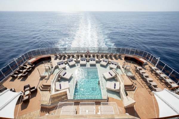 EXPLORA III - Atoll Pool and Bar