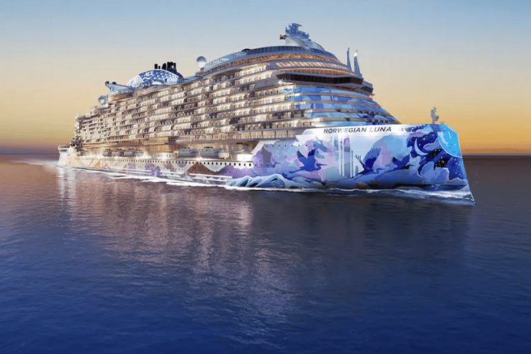 Norwegian Luna
