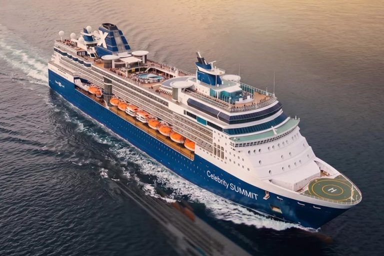 האנייה Celebrity Summit